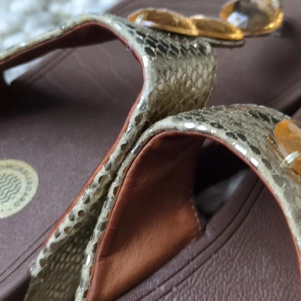FitFlop Petra Sugar Jeweled Gold Snake Toe Post Platform Sandals Women's Size 8